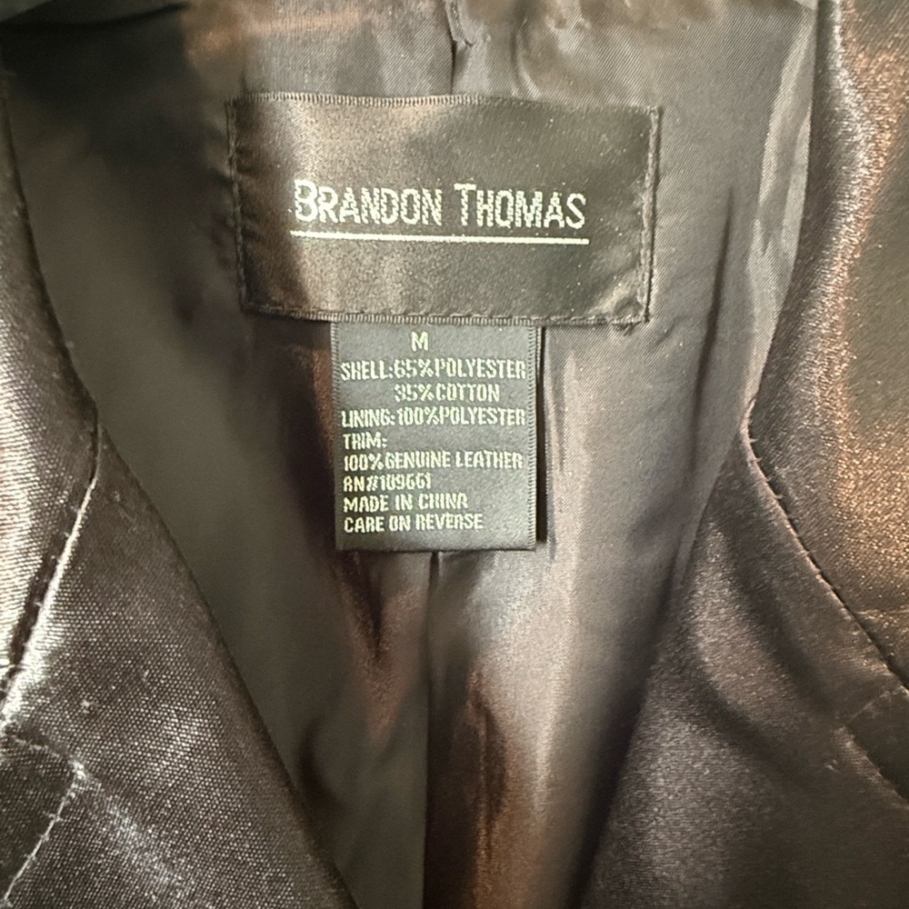 % Elegant Black Satin Trench Coat (M) - Picture 2 of 8